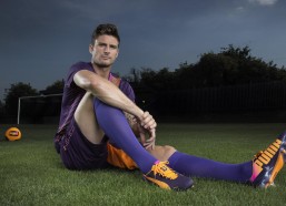 中国体育竞猜平台：RNG主场对阵趣加凤凰，Uzi与老队友Doinb的激情碰撞