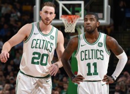 中国体彩网：科隆主帅沉重透露，许伯斯清楚自己膝盖情况不妙，情况看起来很糟糕