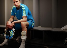 中国体彩网_亚运队战术革新，超龄球员与中场微调引领新思路